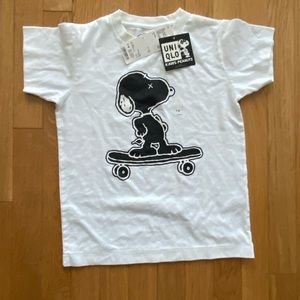 Kids NWT Uniqlo Kaws Peanut T Shirt Age 7-8